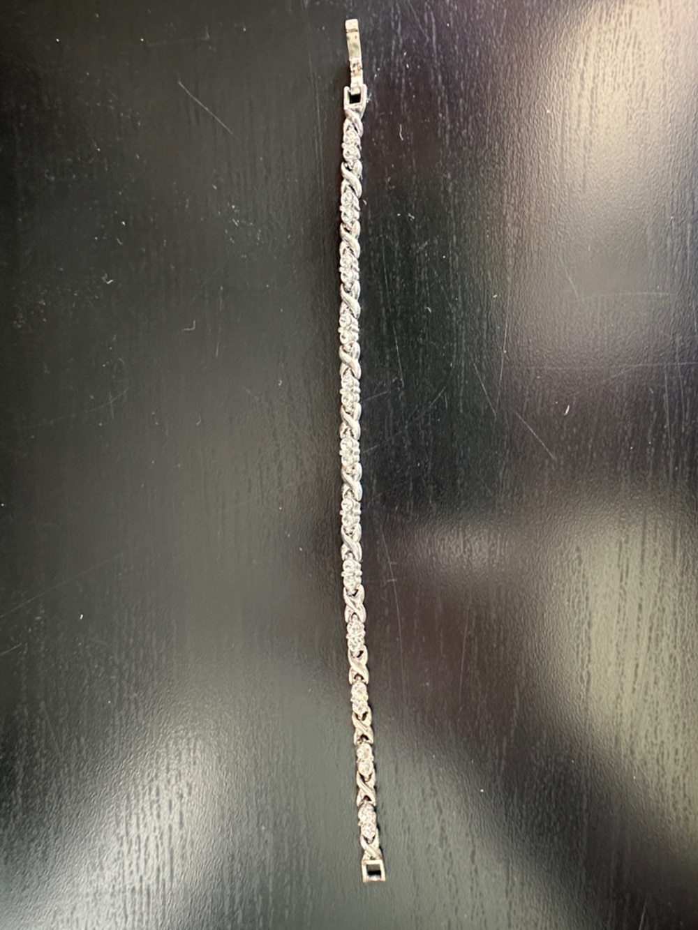Elegant Silver-Tone Women's Bracelet with Twisted Link Design